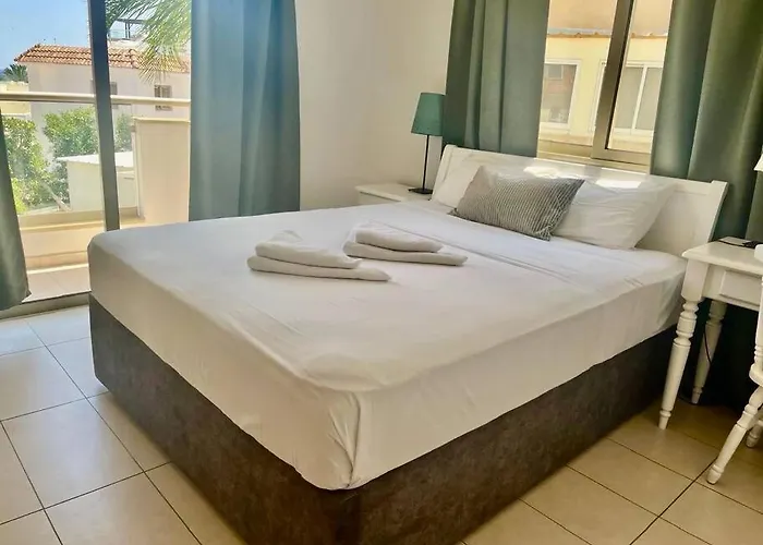 Eliza At Pernera Apartmán *